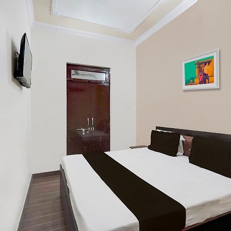 Oyo Hotel Maharaja Palace มีรัท ภายนอก รูปภาพ