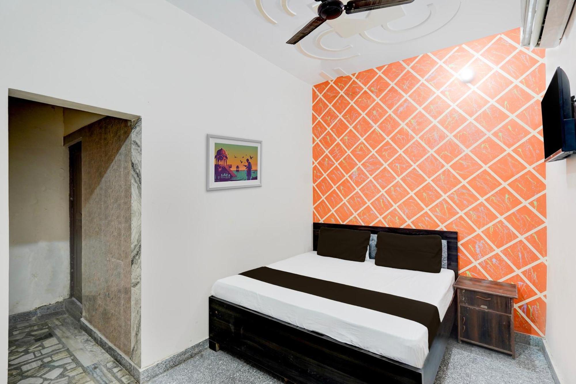 Oyo Hotel Maharaja Palace มีรัท ภายนอก รูปภาพ